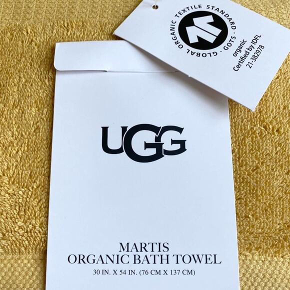 UGG BATH TOWEL - UGG ORGANIC COTTON BATH TOWEL - NWT - UUG MARTIS  TOWEL - Picture 2 of 3